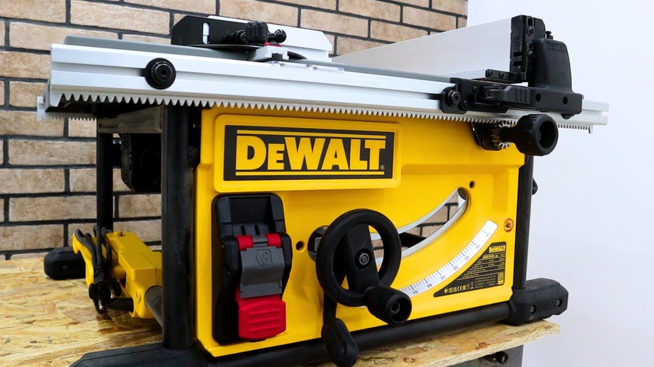 DeWalt DWE7492 Wood Cutter view 2